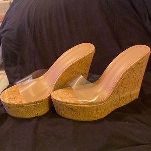 New! Clear cork wedges